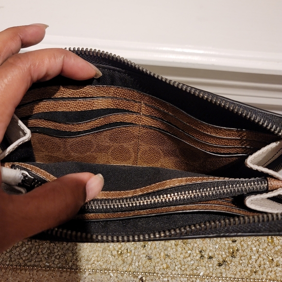 ***SOLD***Coach wallet - Picture 4 of 6